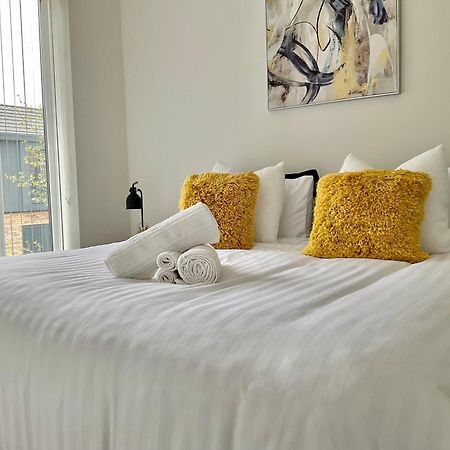 The Parkes A Stylish 3Br House, 5 Mins From Central Birmingham Close To The Edgbaston Stadium, The Hippodrome, Uob, Aston And Bcu, China Town, Kings Heath Bhx Airport And Much More Eksteriør billede