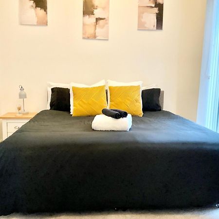 The Parkes A Stylish 3Br House, 5 Mins From Central Birmingham Close To The Edgbaston Stadium, The Hippodrome, Uob, Aston And Bcu, China Town, Kings Heath Bhx Airport And Much More Eksteriør billede