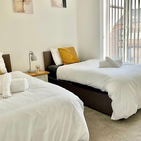 The Parkes A Stylish 3Br House, 5 Mins From Central Birmingham Close To The Edgbaston Stadium, The Hippodrome, Uob, Aston And Bcu, China Town, Kings Heath Bhx Airport And Much More Eksteriør billede