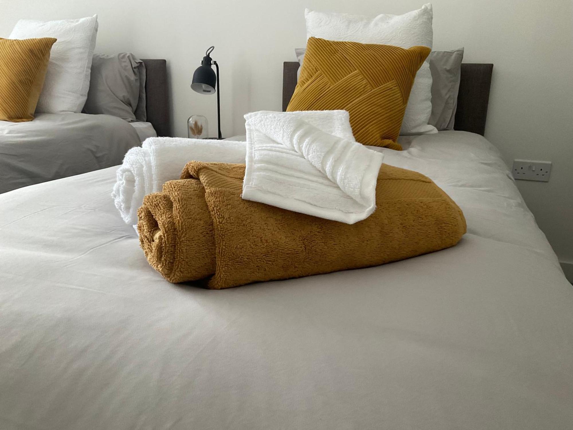 The Parkes A Stylish 3Br House, 5 Mins From Central Birmingham Close To The Edgbaston Stadium, The Hippodrome, Uob, Aston And Bcu, China Town, Kings Heath Bhx Airport And Much More Eksteriør billede