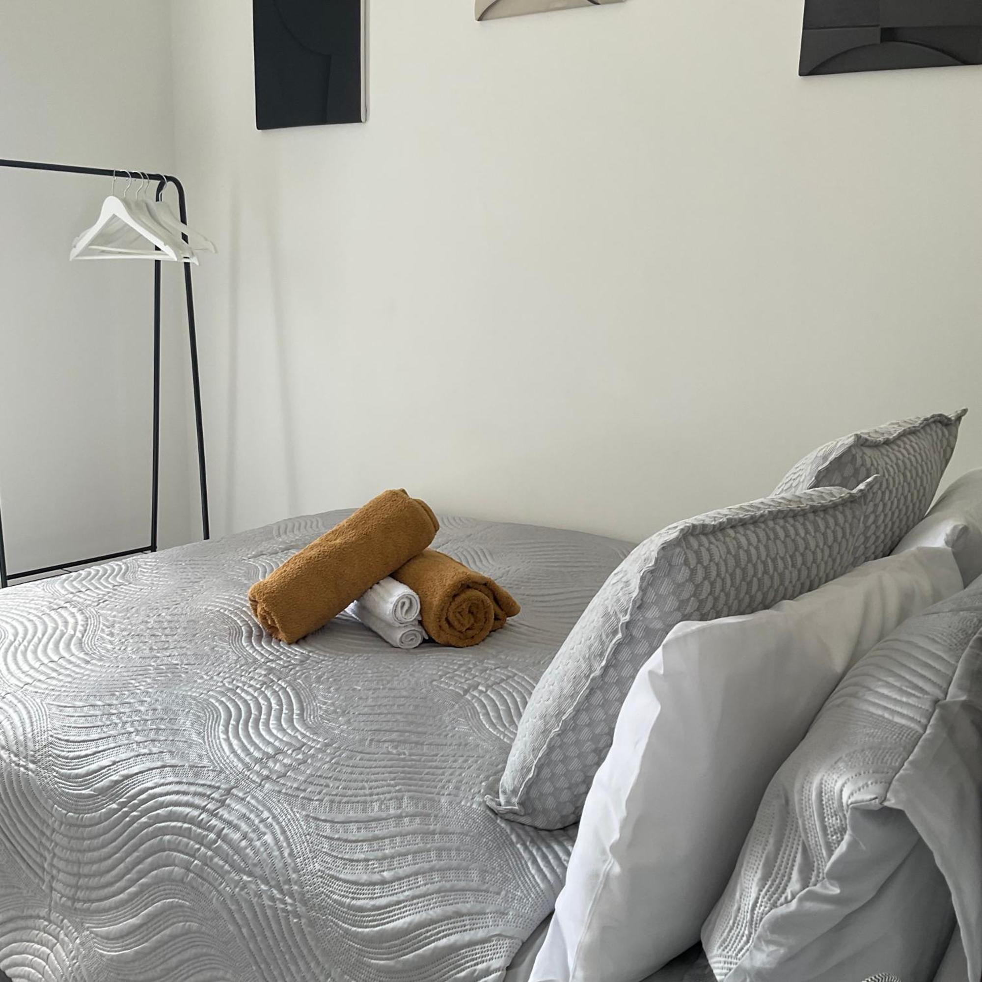 The Parkes A Stylish 3Br House, 5 Mins From Central Birmingham Close To The Edgbaston Stadium, The Hippodrome, Uob, Aston And Bcu, China Town, Kings Heath Bhx Airport And Much More Eksteriør billede