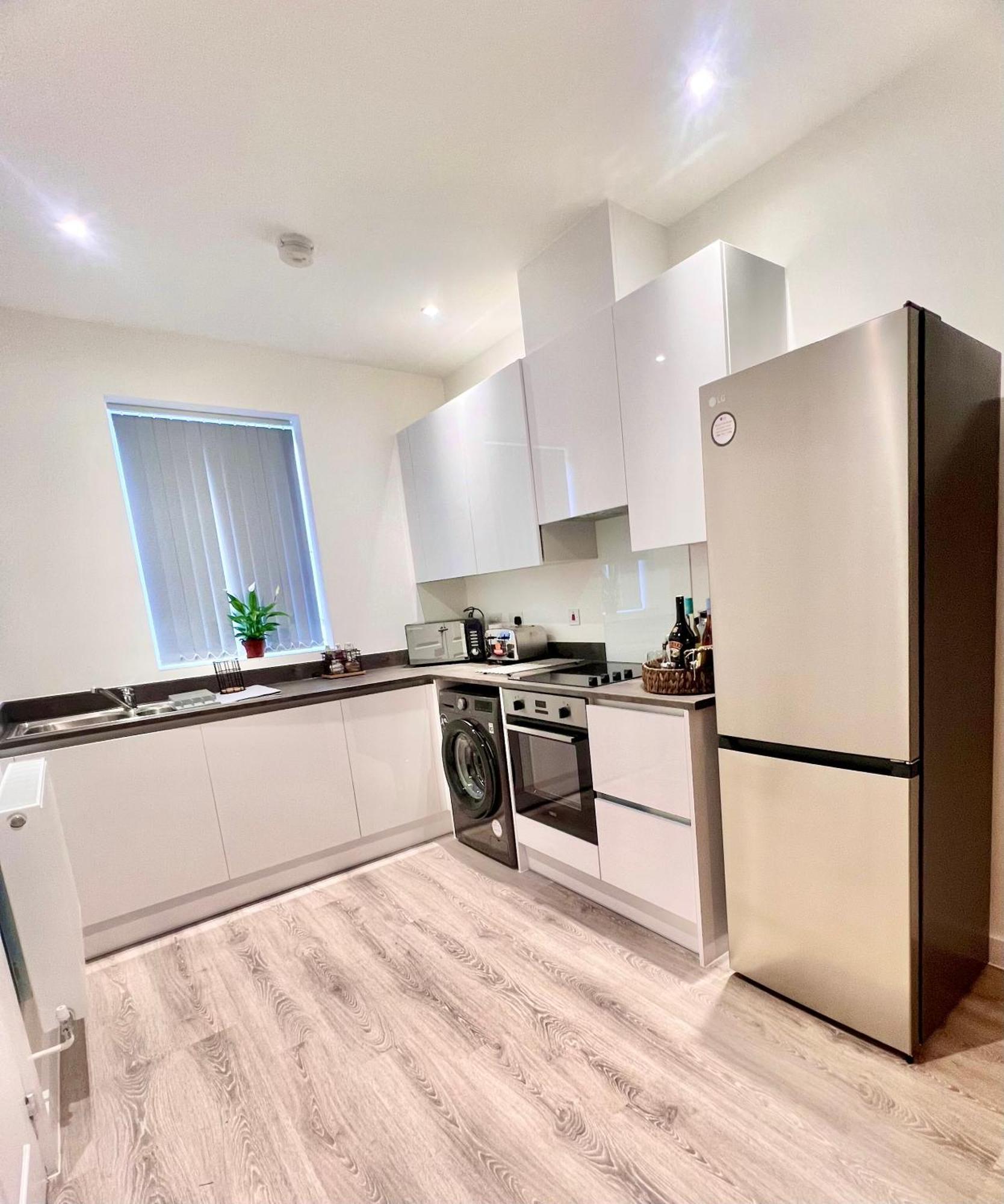 The Parkes A Stylish 3Br House, 5 Mins From Central Birmingham Close To The Edgbaston Stadium, The Hippodrome, Uob, Aston And Bcu, China Town, Kings Heath Bhx Airport And Much More Eksteriør billede